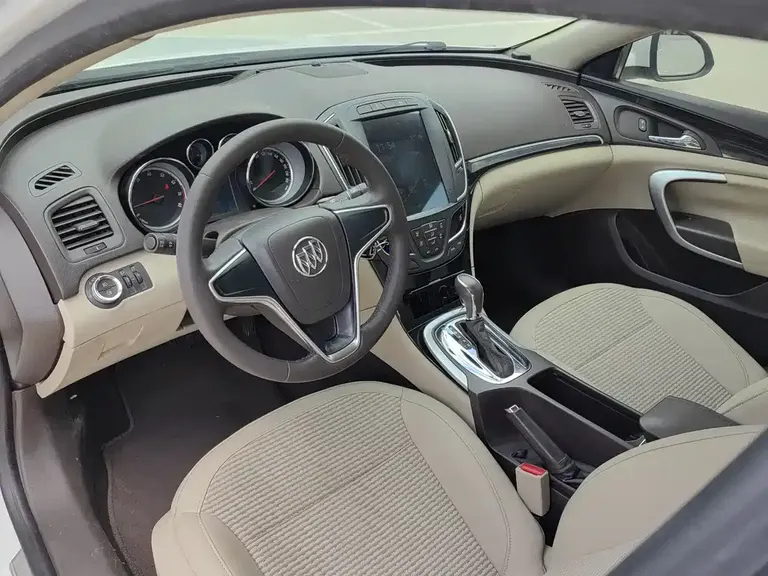 Buick Regal 2.0 L Leading Fashion