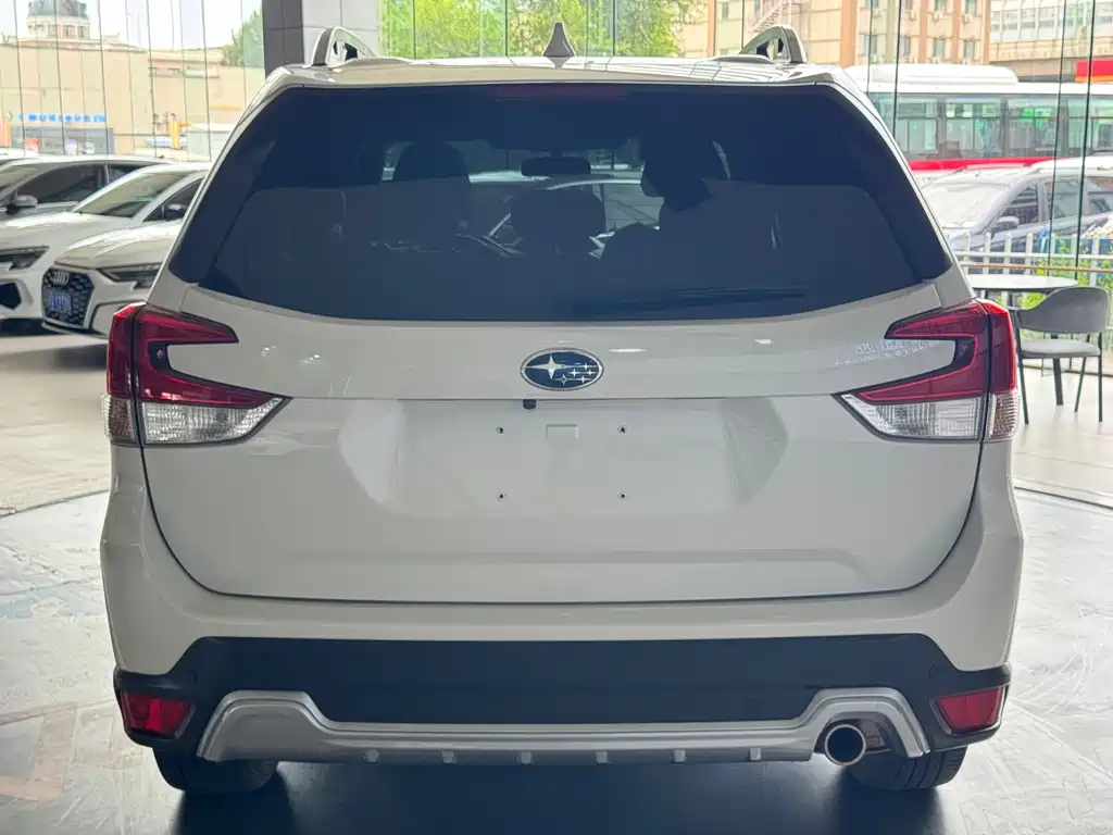Forester 2.0 i AWD Flagship EyeSight