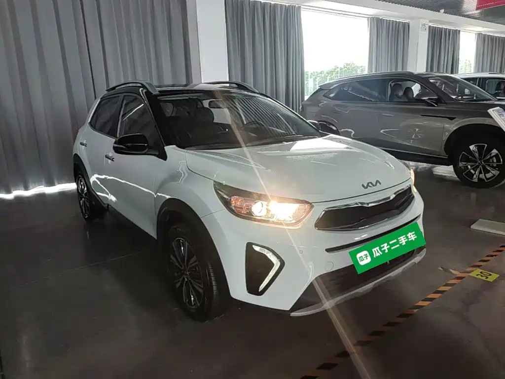 Stonic 1.4 L CVT Sunroof