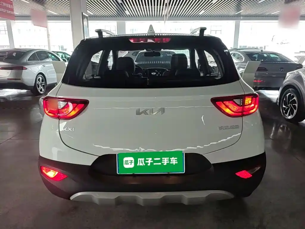 Stonic 1.4 L CVT Sunroof