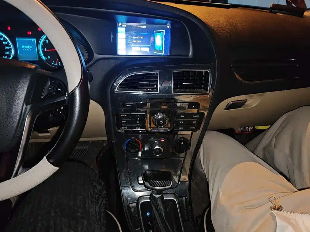 Brilliance V5 中华V5 2012款 1.6 L 自动舒适型