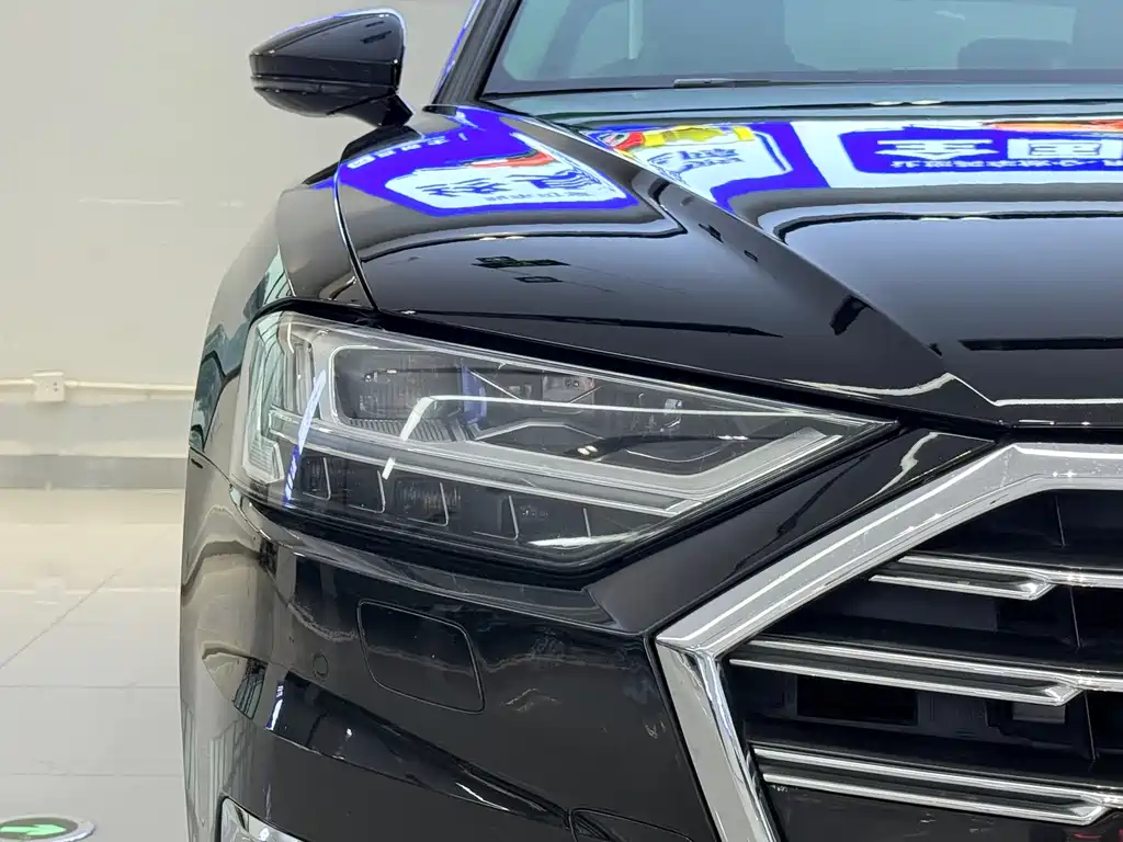 Audi A8 A8 L 55 TFSI quattro Distinguished