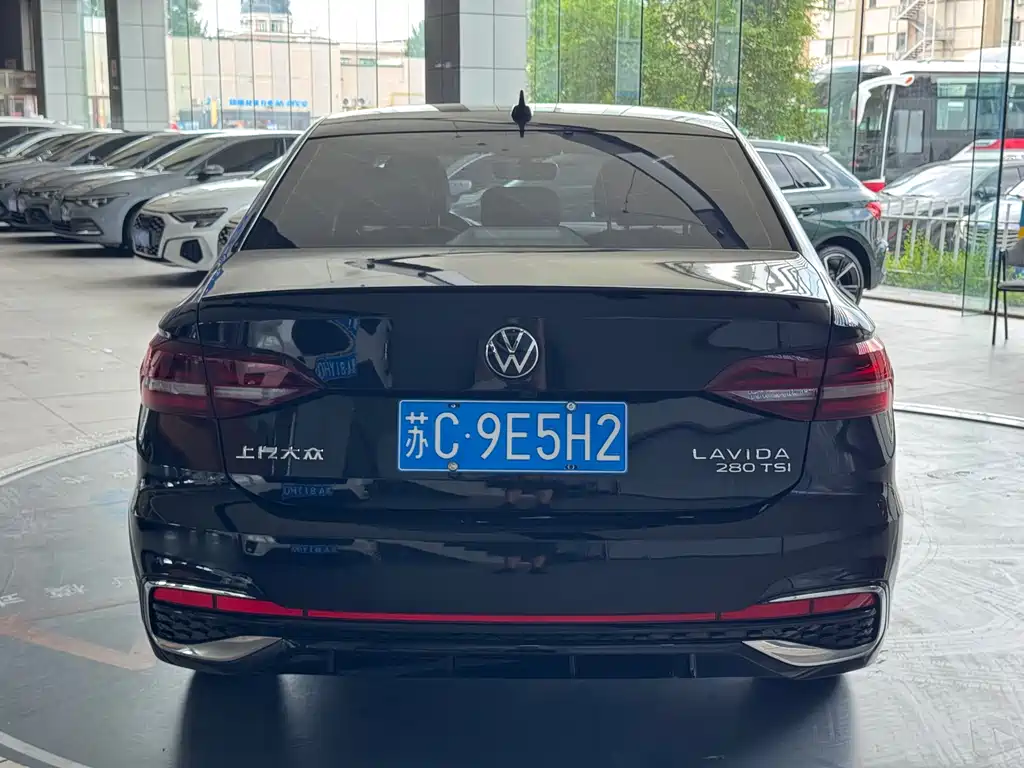 Lavida 280 TSI DSG Starry Sky Manyi