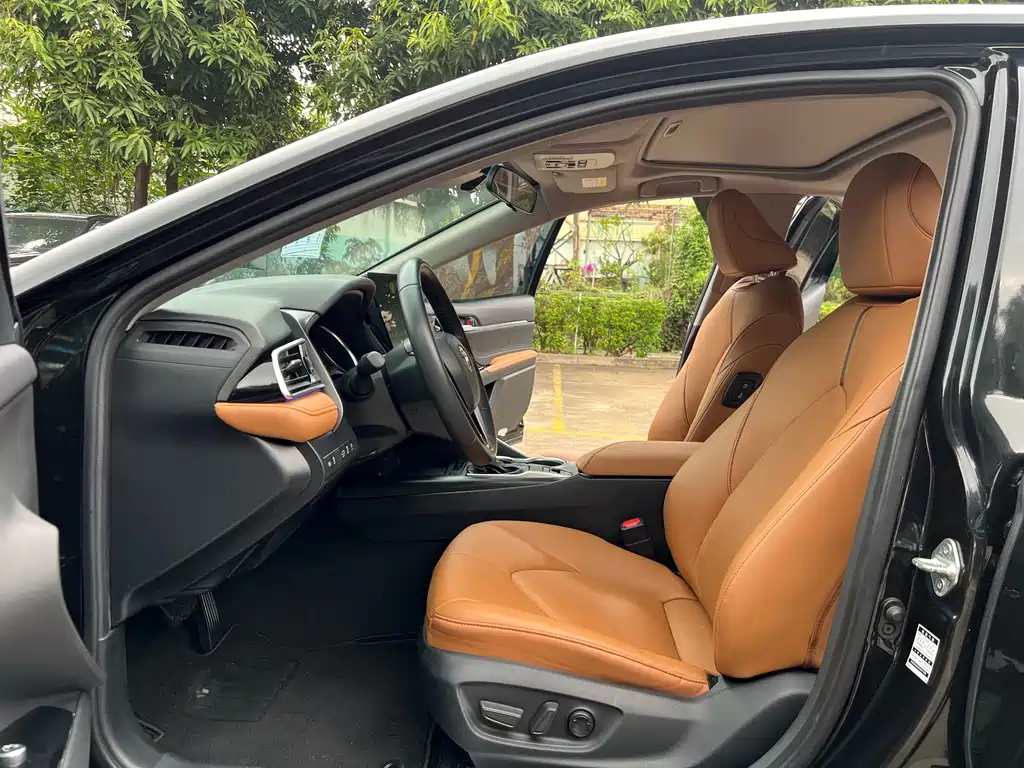 Camry 2.0 G Luxury