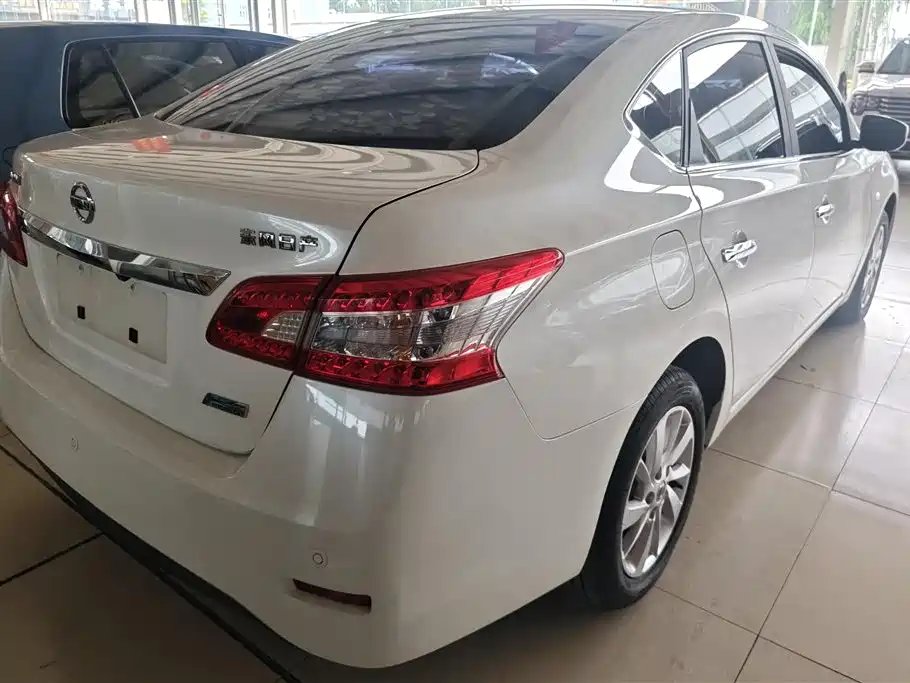 Sylphy 1.6 XV CVT Premium
