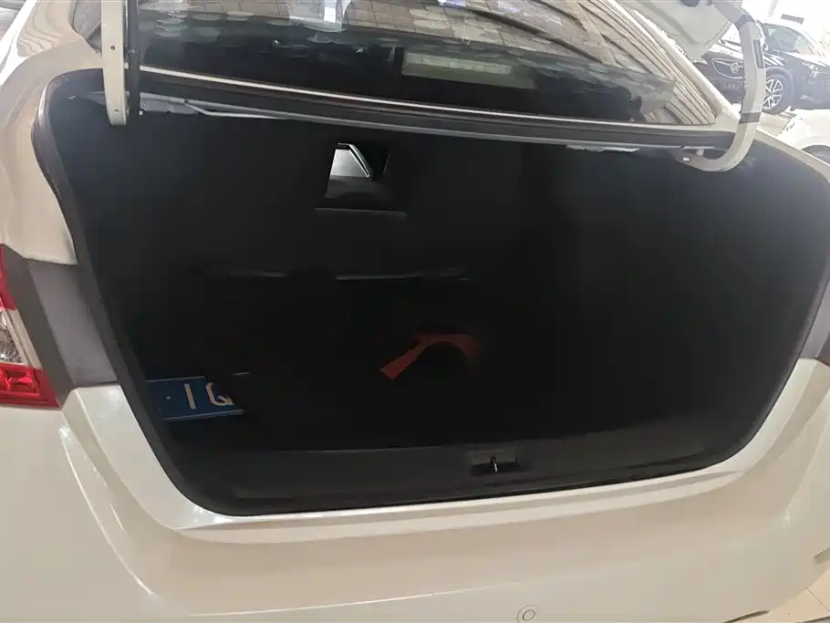 Sylphy 1.6 XV CVT Premium