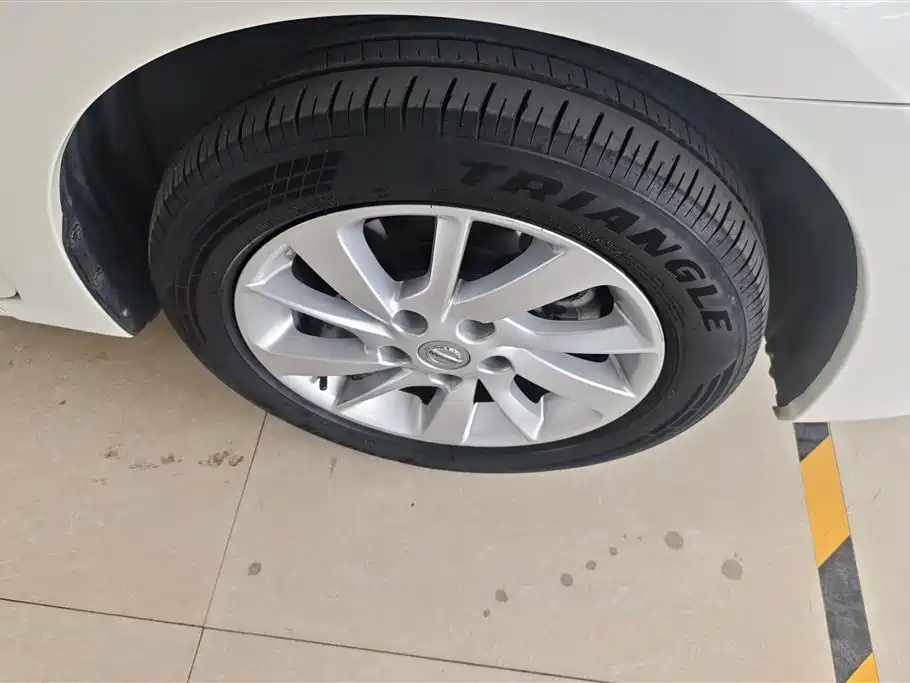 Sylphy 1.6 XV CVT Premium