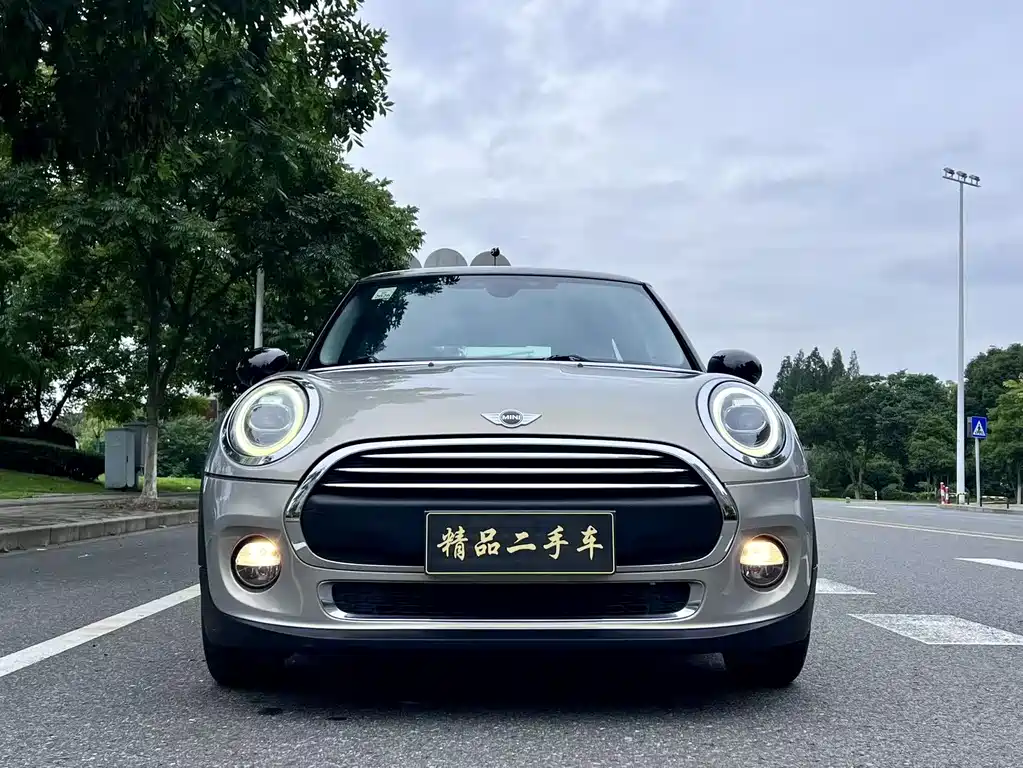 MINI 1.2 T ONE