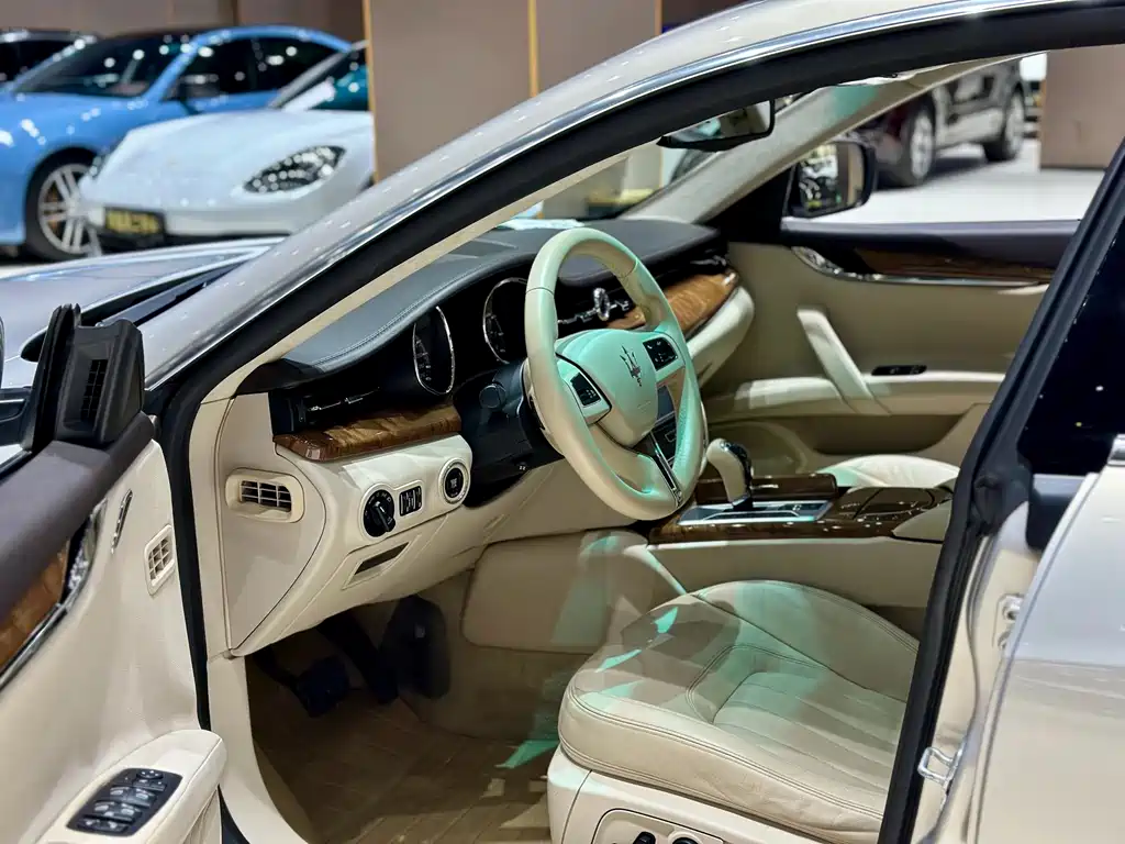 Quattroporte 3.0 T Standard