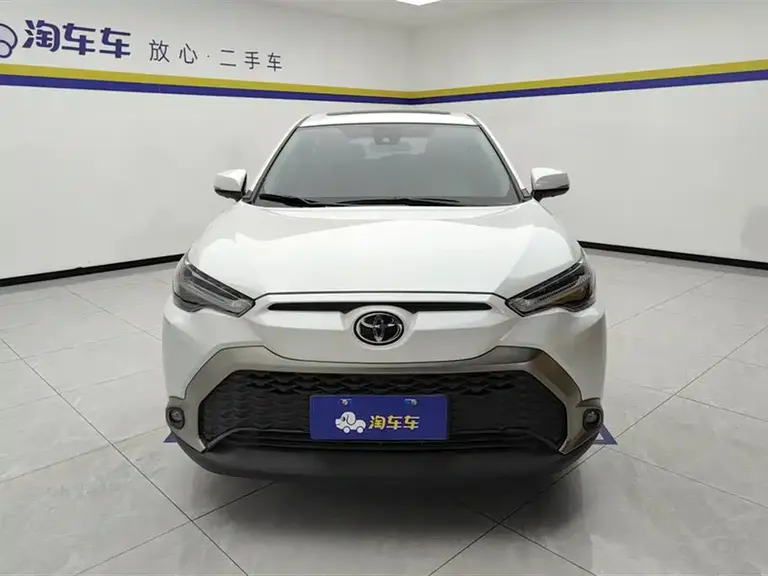 Toyota Frontlander 2.0 L CVT Luxury PLUS