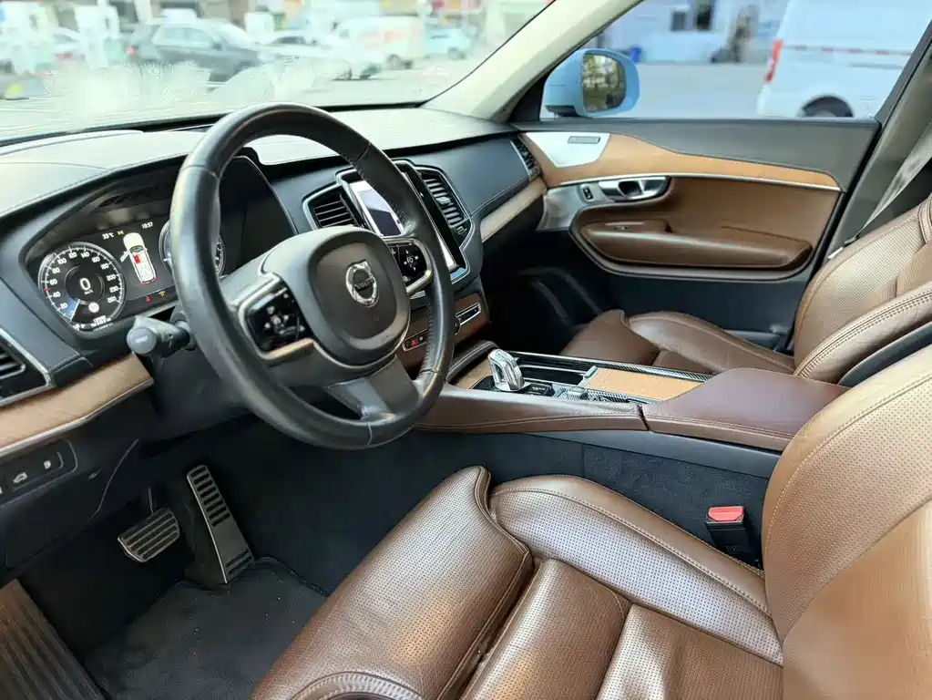 Volvo XC90 PHEV E Drive Hybrid T8 Smart Supreme 7-seat