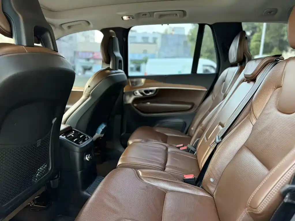 Volvo XC90 PHEV E Drive Hybrid T8 Smart Supreme 7-seat