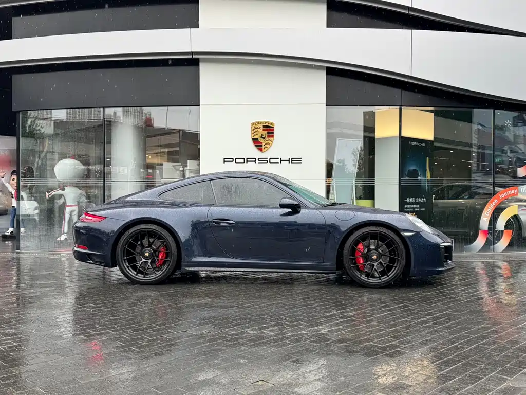 Porsche 911 Carrera GTS 3.0 T