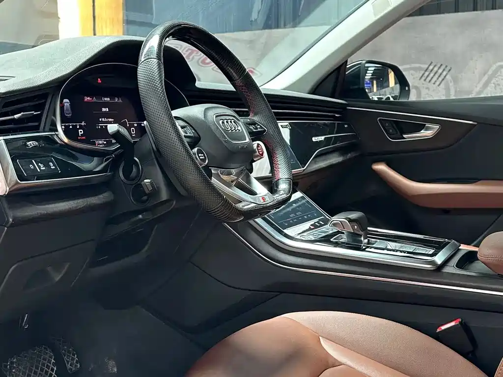 Audi Q8 奥迪Q8 2019款 55 TFSI 尊享动感型
