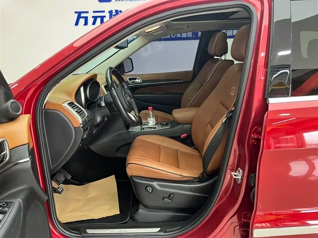 Grand Cherokee (Import) 大切诺基(进口) 2012款 3.6 L 舒适导航版
