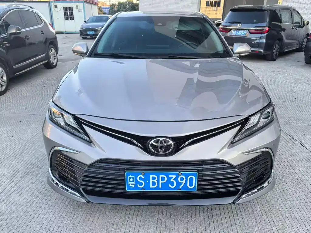 Camry 2.0 G Luxury