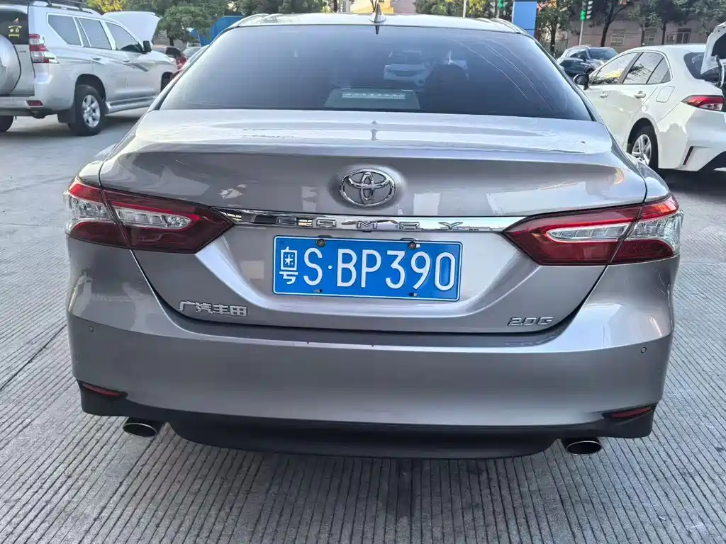 Camry 2.0 G Luxury