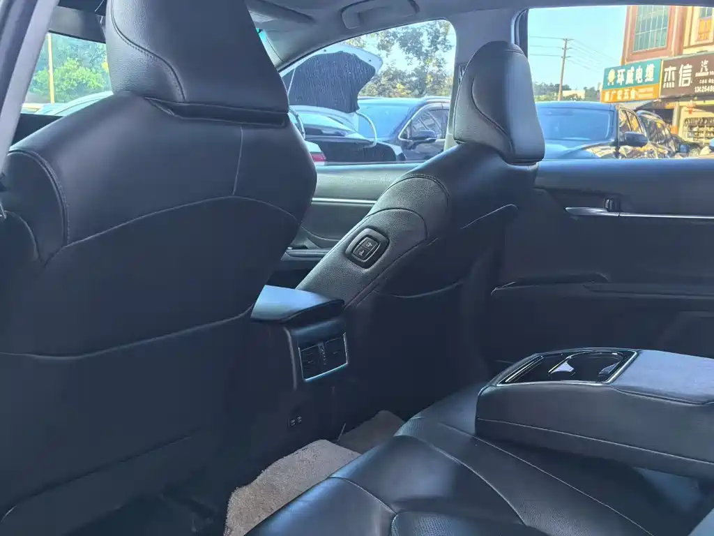 Camry 2.0 G Luxury