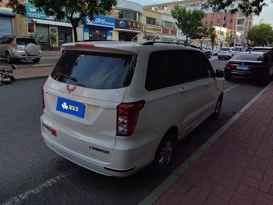 Wuling Hongguang 1.5 L S Comfort LAR