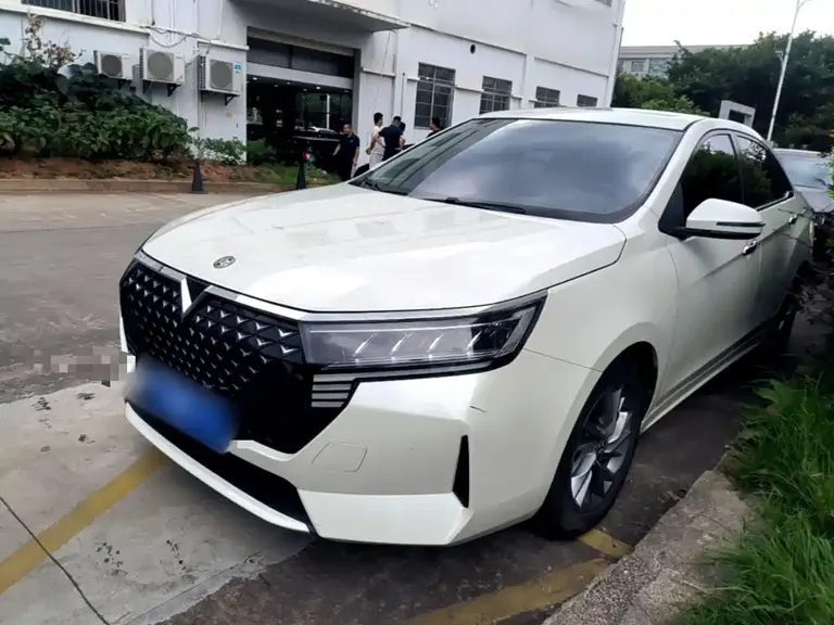 Venucia D60 PLUS 1.6 L XL CVT Joy Leading