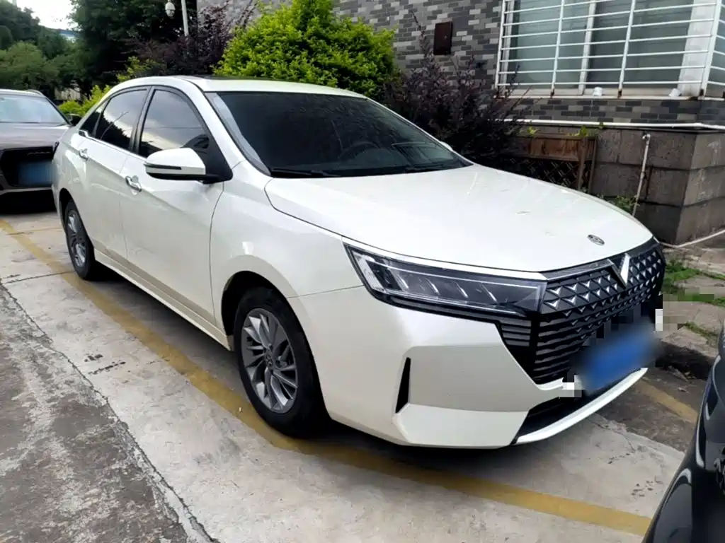 Venucia D60 PLUS 1.6 L XL CVT Joy Leading