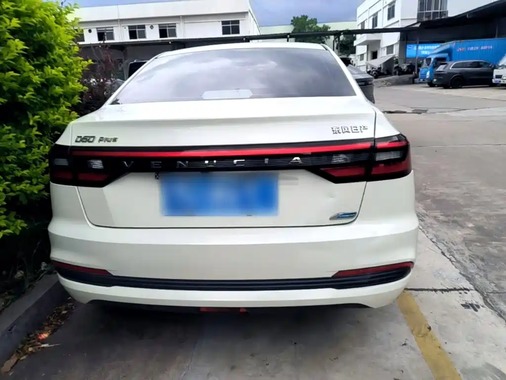 Venucia D60 PLUS 1.6 L XL CVT Joy Leading