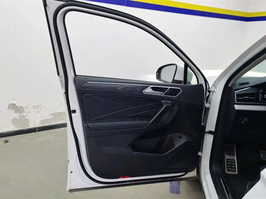 Tiguan L Facelift 330 TSI Auto 2 WD R-Line Premium