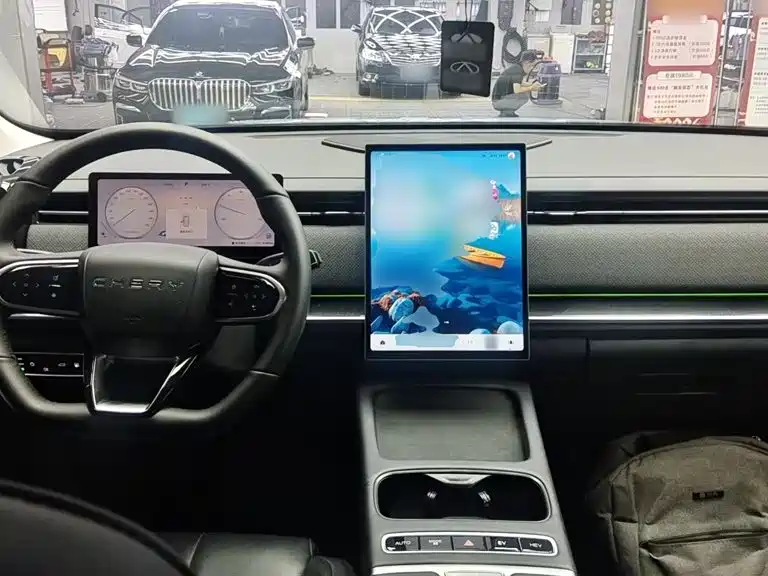 Explore 06 C-DM Luxury
