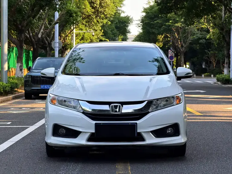 Honda City 锋范 2015款 1.5 L CVT旗舰版