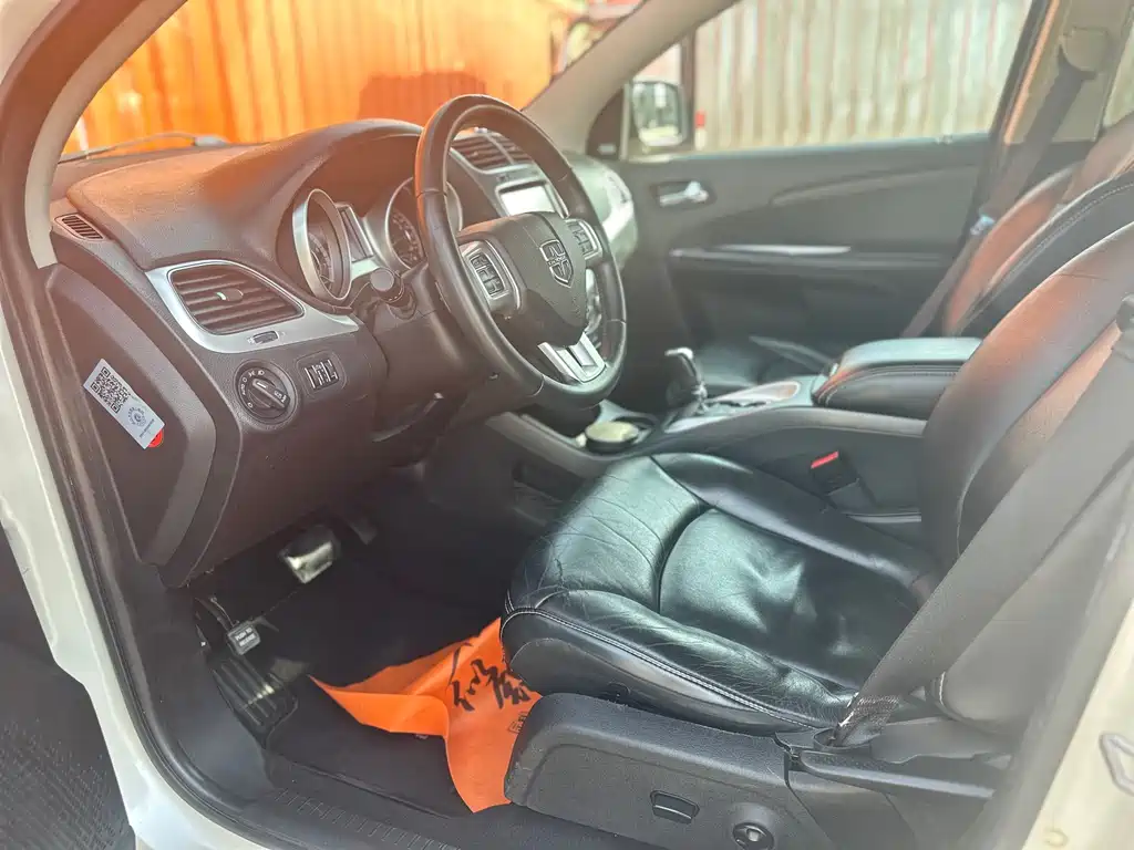 Journey 2.4 L 2 WD Premium Style