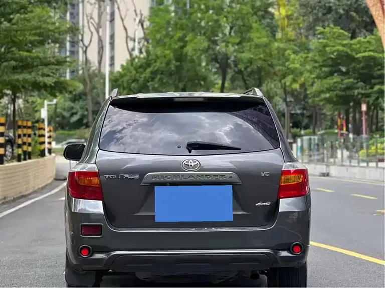Toyota Highlander 3.5 L 4 WD 7-seat Luxury