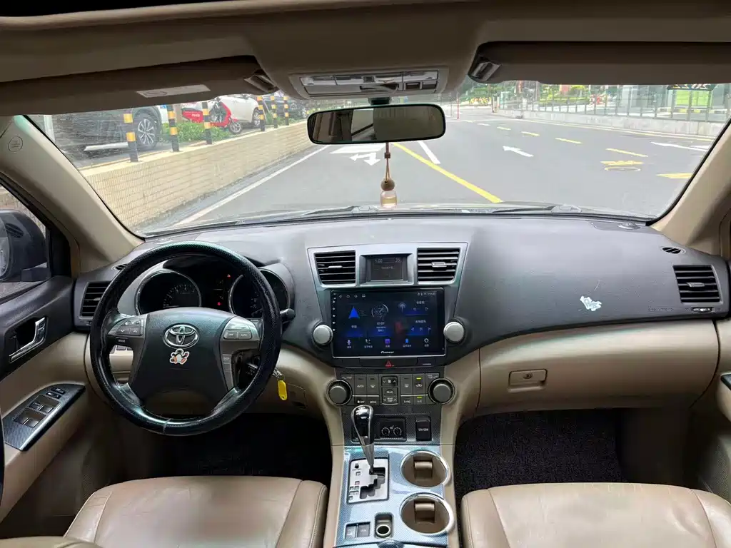 Highlander 3.5 L 4 WD 7-seat Luxury