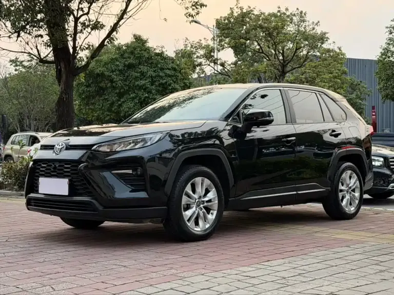Toyota Wildlander 2.0 L CVT 2 WD Leading