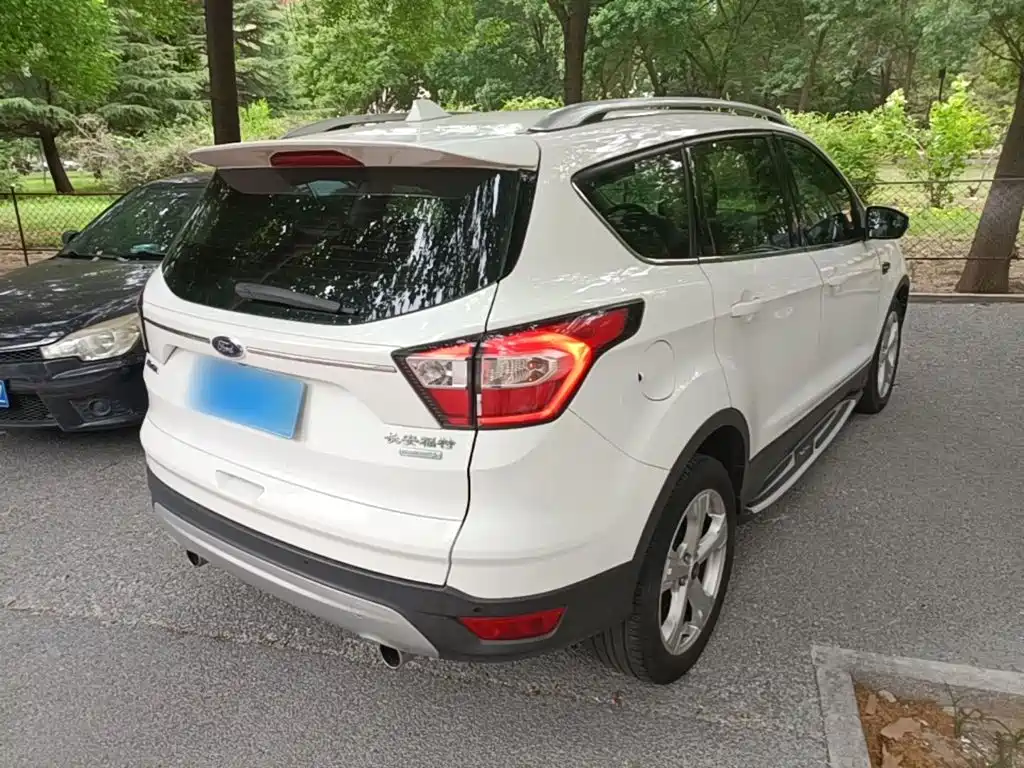 Kuga EcoBoost 180 2 WD