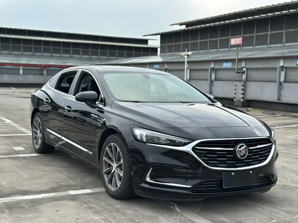 LaCrosse 652 T Luxury