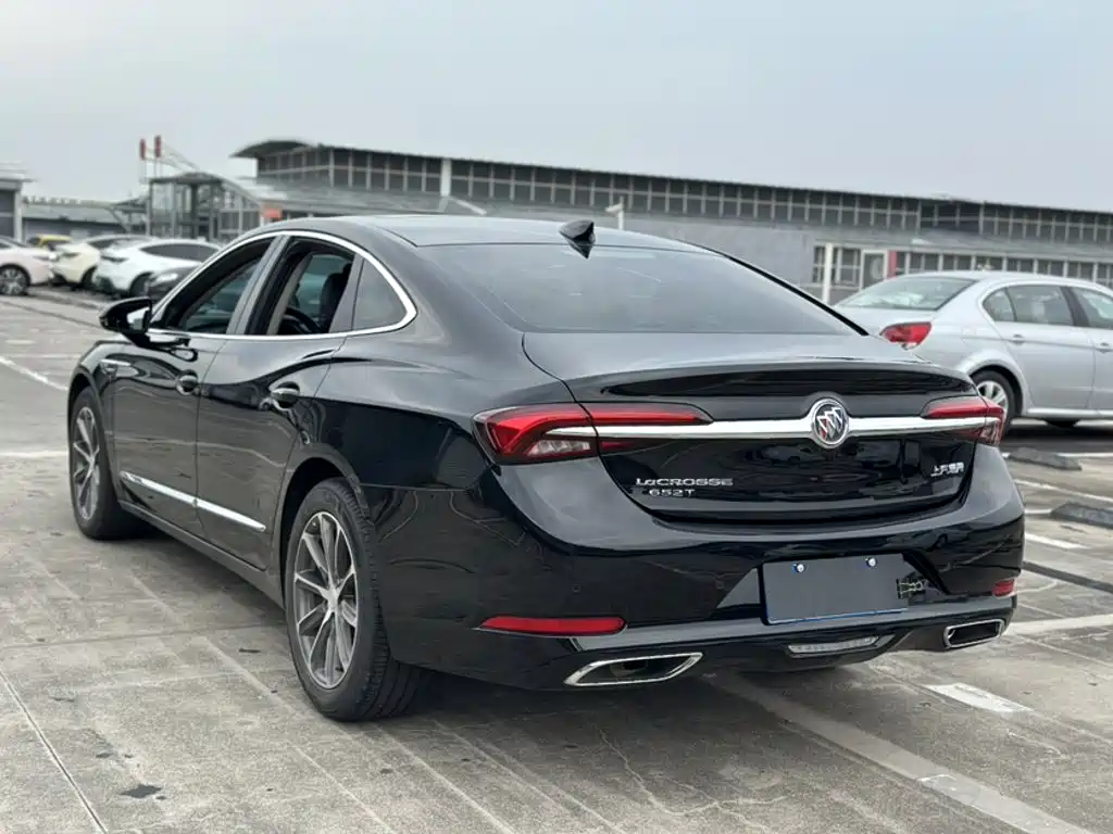 LaCrosse 652 T Luxury