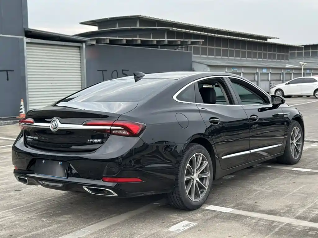 LaCrosse 652 T Luxury