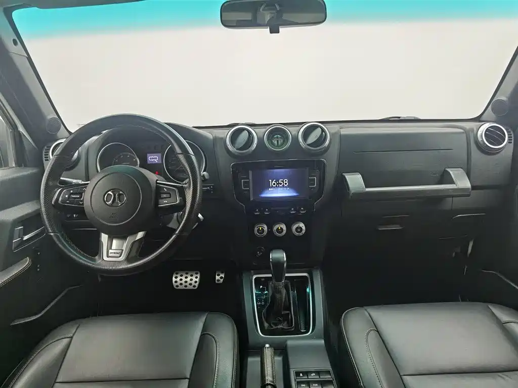 BAIC BJ40 40 L 2.3 T Auto 2 WD Distinguished