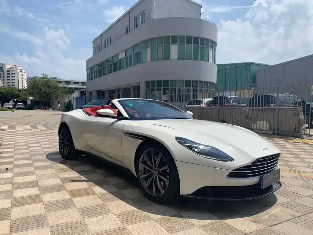 Aston Martin DB11 阿斯顿·马丁DB11 2023款 4.0 T V8 Volante