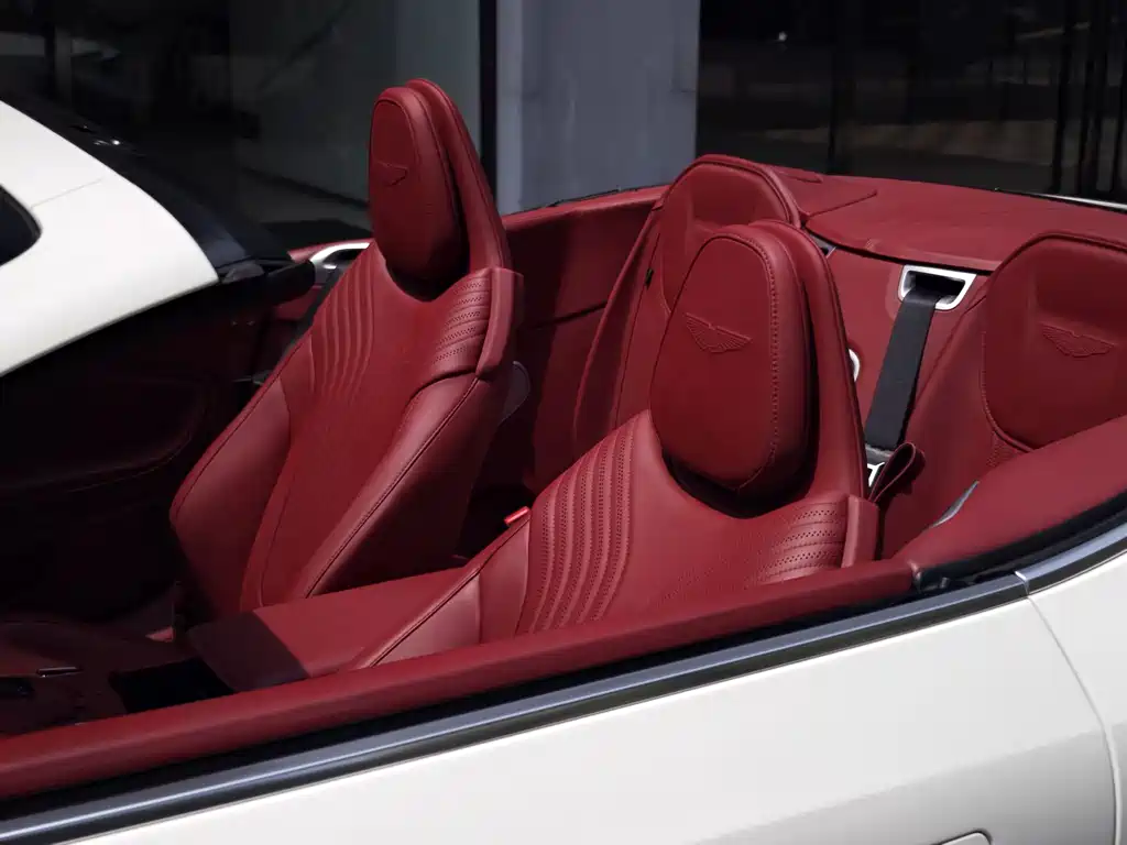 Aston Martin DB11 阿斯顿·马丁DB11 2023款 4.0 T V8 Volante