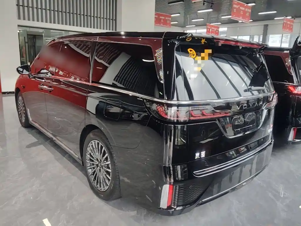 Voyah Dreamer PHEV Qiankun Ultra