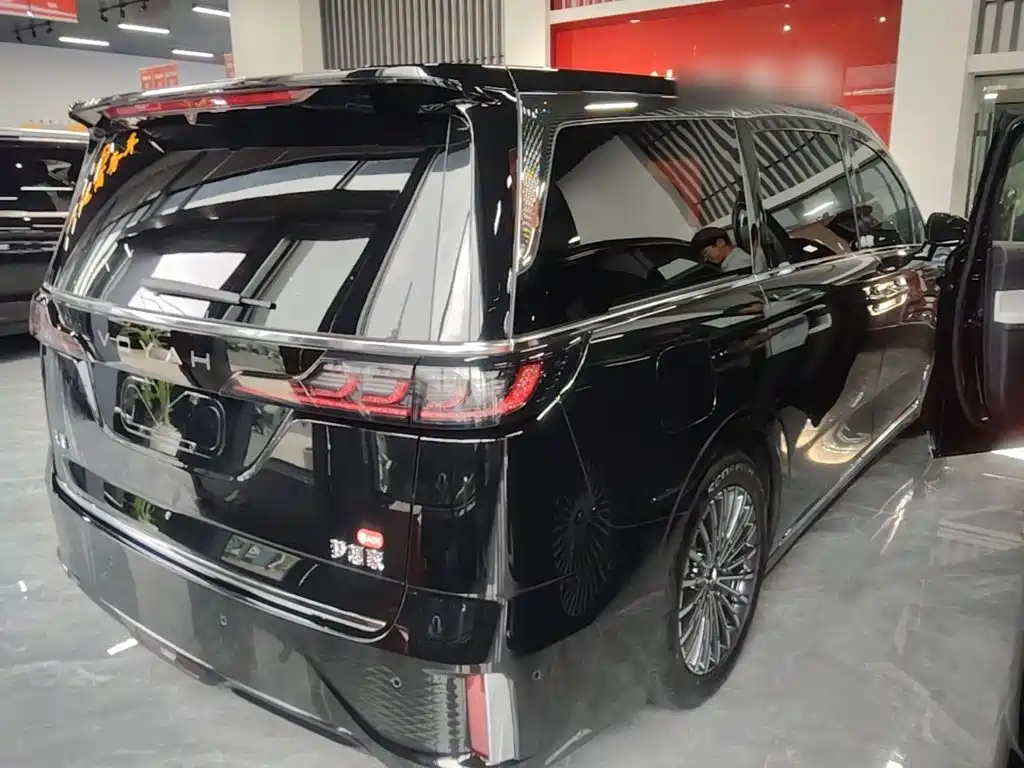 Voyah Dreamer PHEV Qiankun Ultra