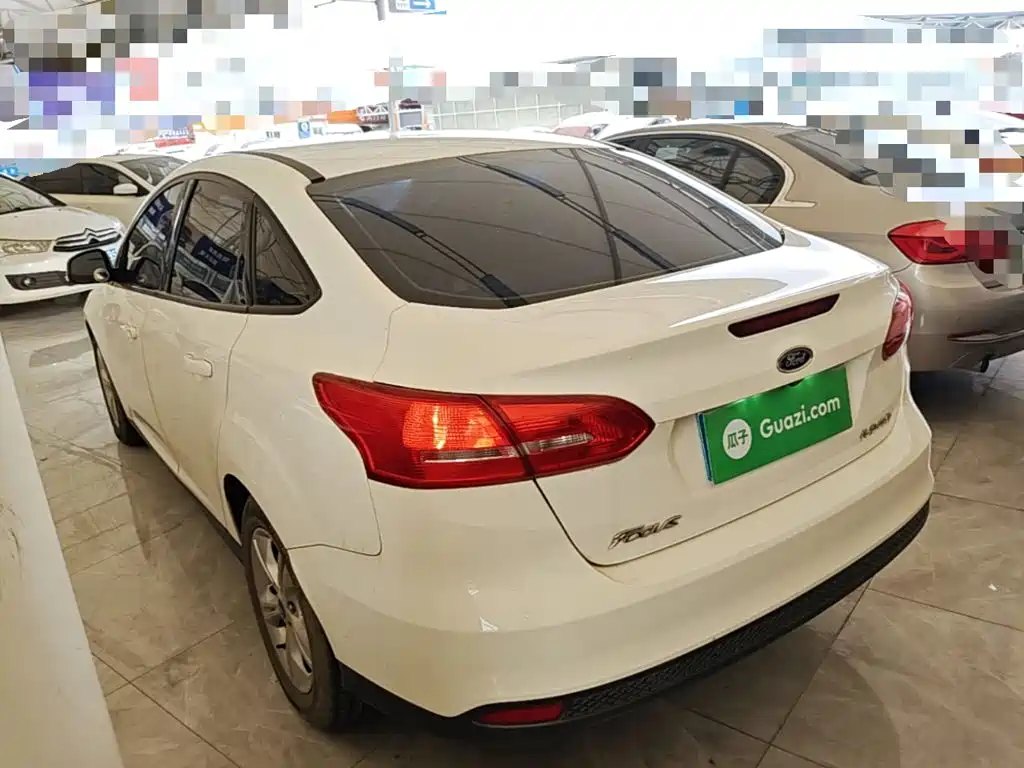 Focus 福克斯 2017款 三厢 1.6 L 手动舒适型智行版