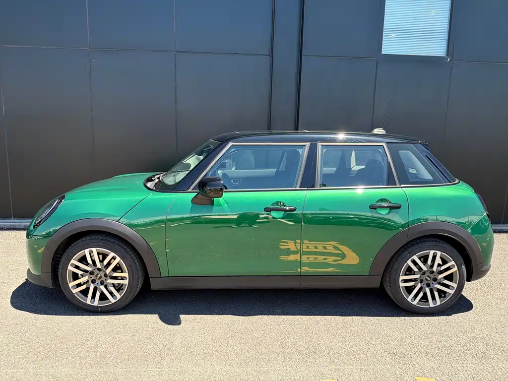 MINI 1.5 T COOPER Classic 5-door