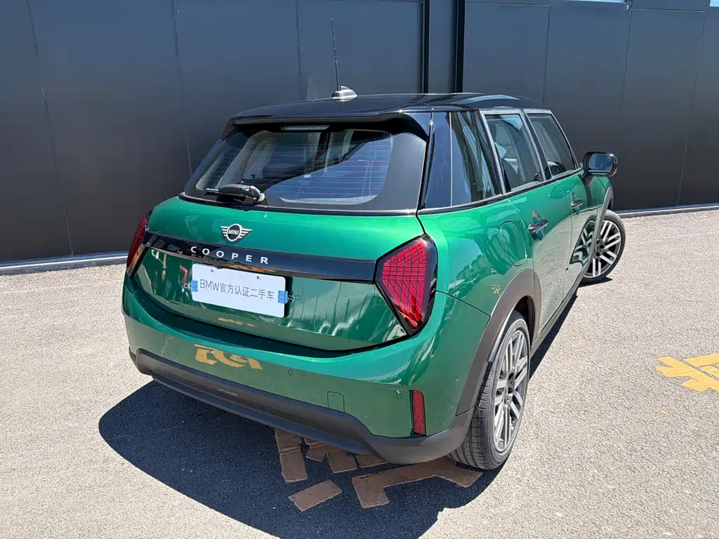 MINI 1.5 T COOPER Classic 5-door