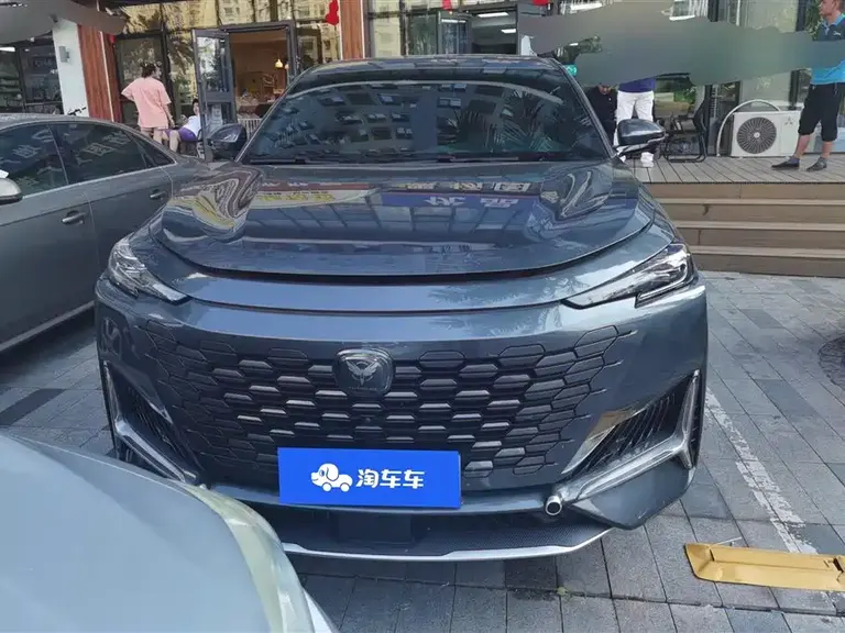 Changan UNI-K 2.0 T 2 WD Joy