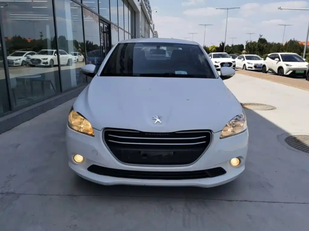 Peugeot 301 1.6 L Auto Comfort
