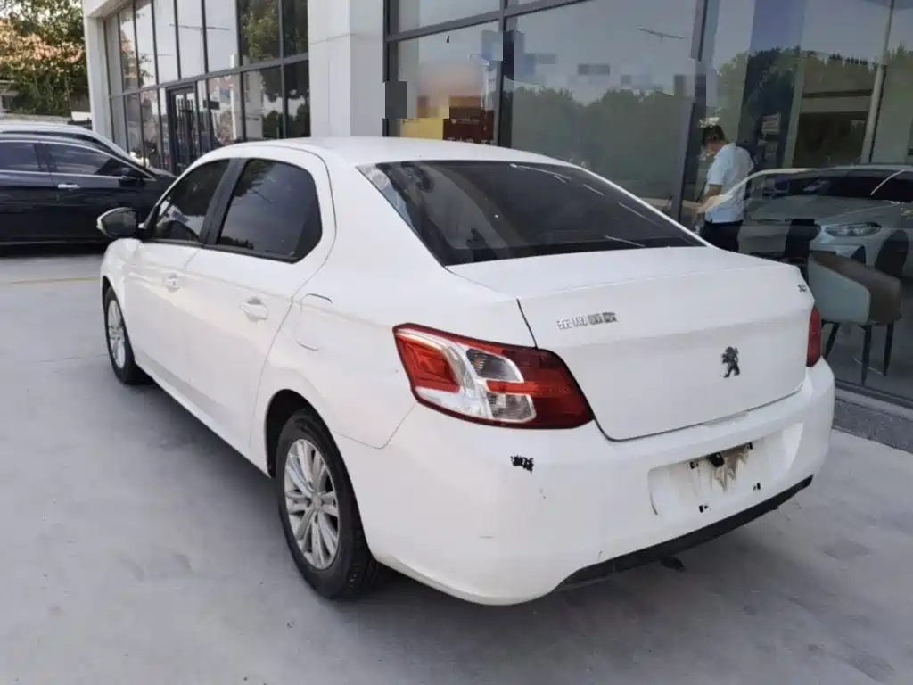 Peugeot 301 1.6 L Auto Comfort
