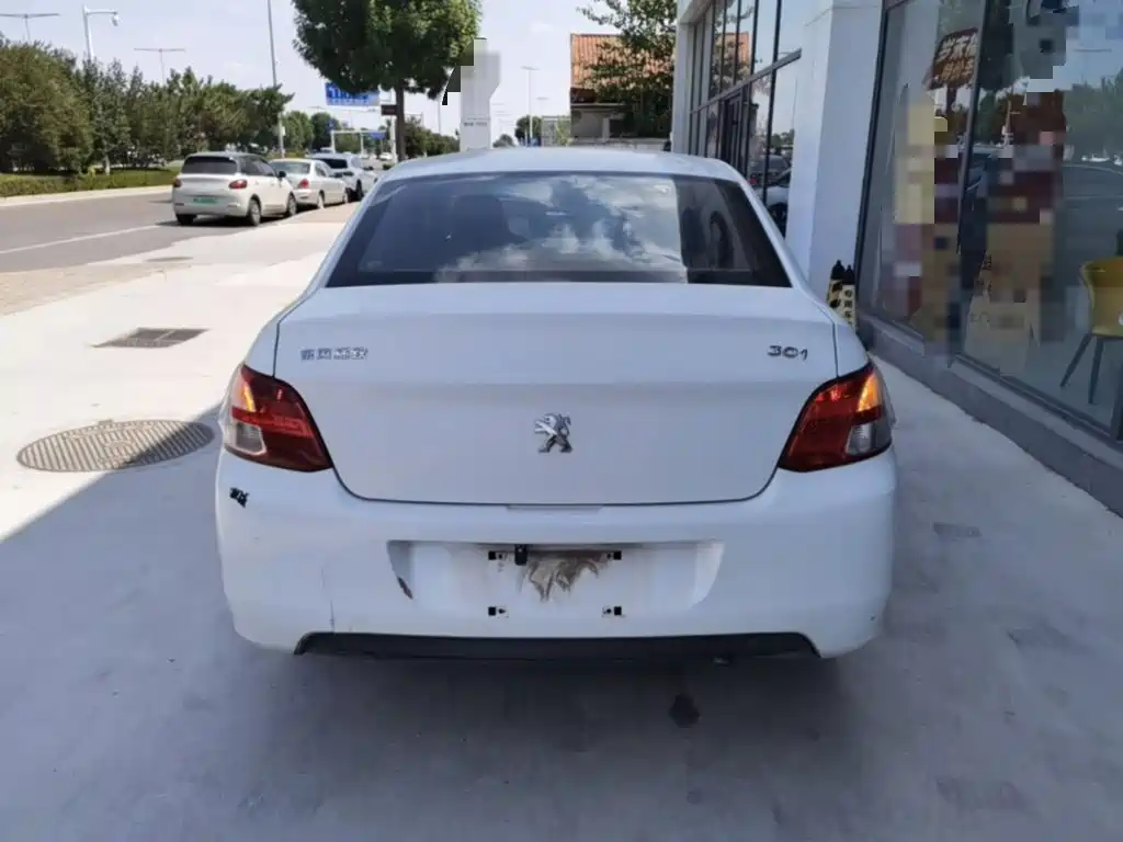 Peugeot 301 1.6 L Auto Comfort