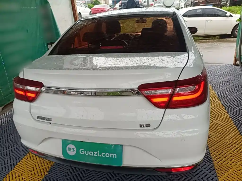 Vision 1.5 L Auto Happy